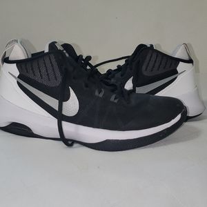 Nike Air Versitile Basketball Shoes